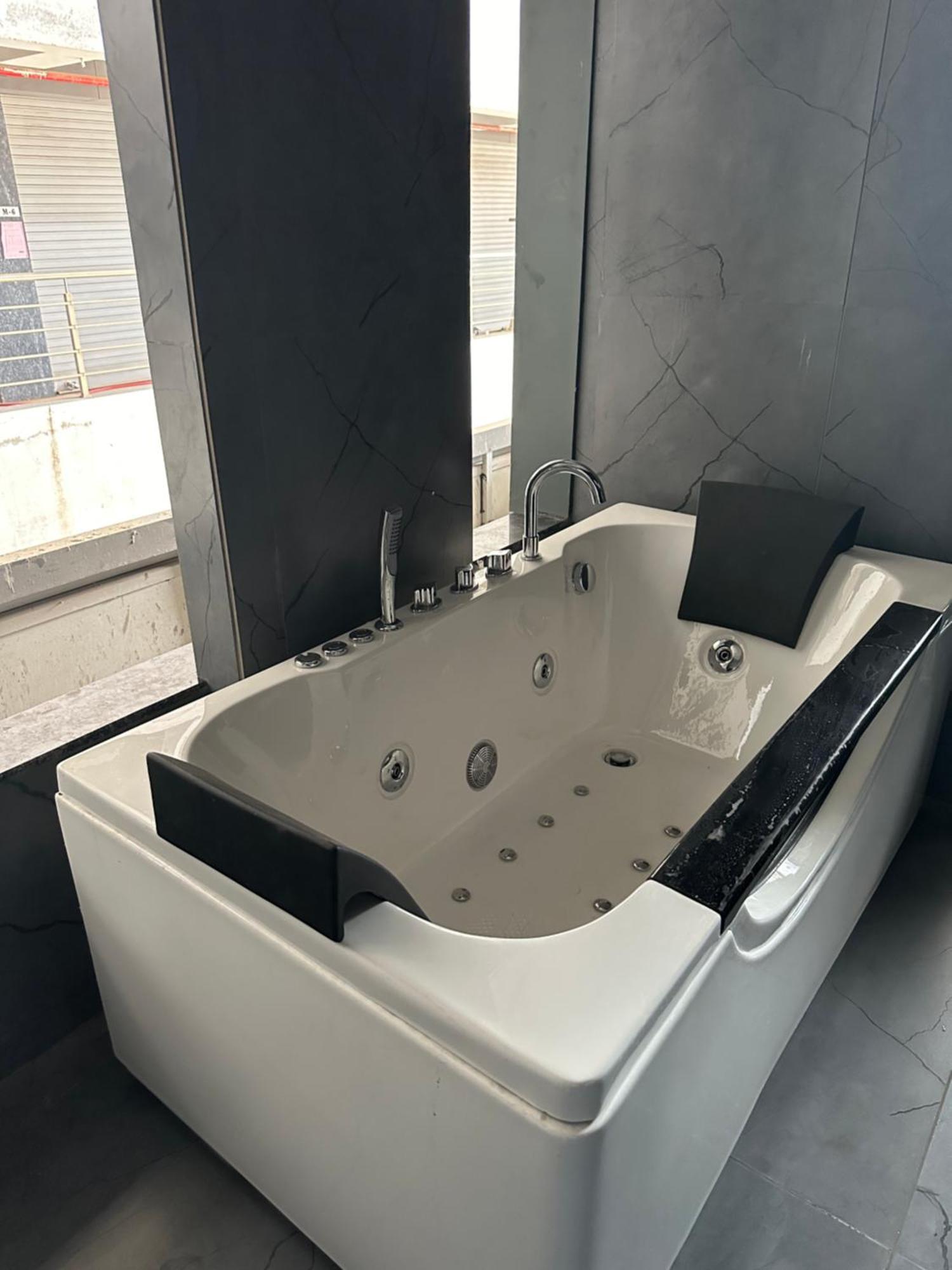 Hotel Victoria Prime سورات المظهر الخارجي الصورة